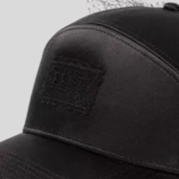 FENTY PUMA BY RIHANNA BLACK SATIN CAP WITH FRONT LOG AND NET BACK BOW DETAIL OS - Picture 6 of 7